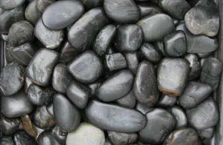 KASHMIRI PEBBLES BLACK POLISHED 15KG