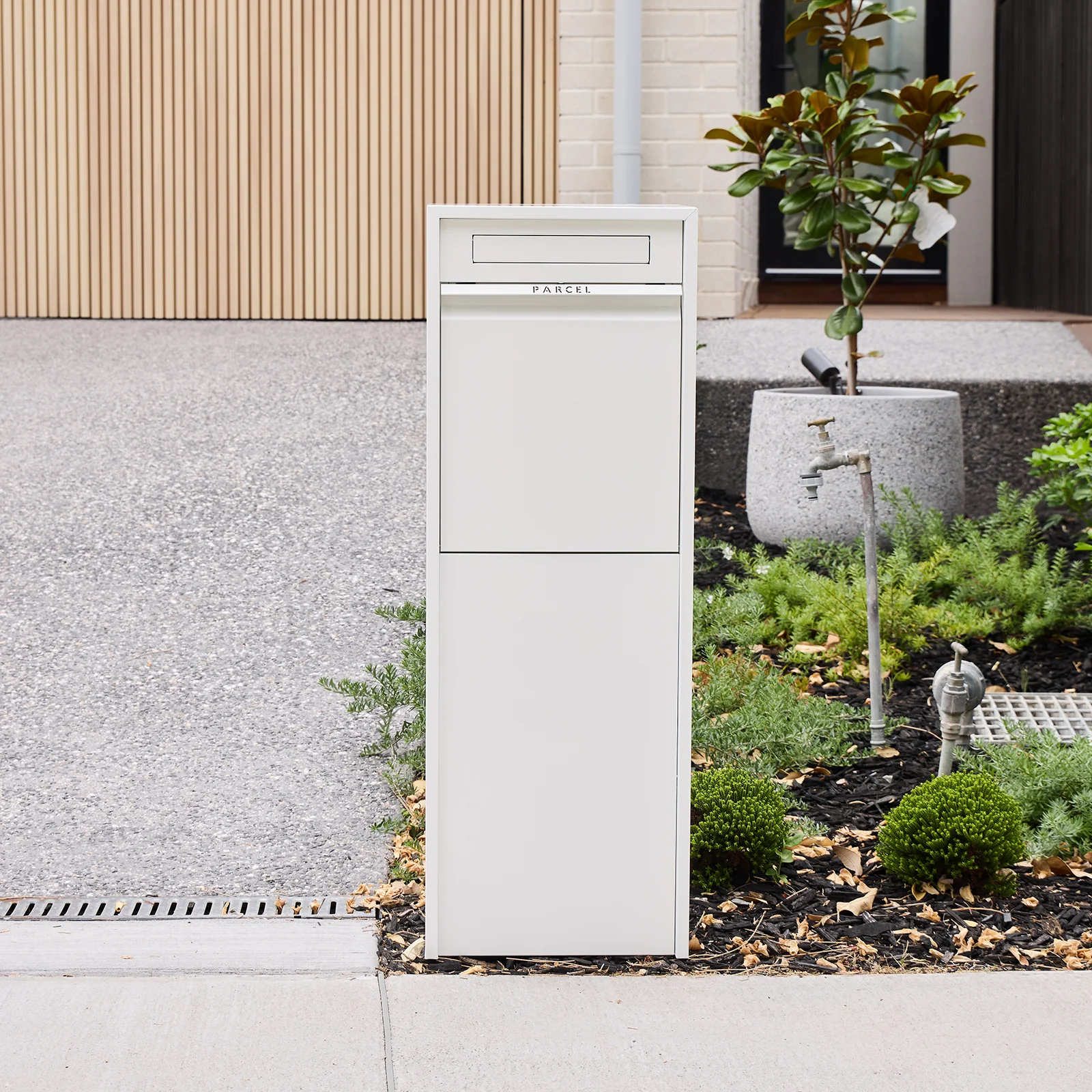 ZIP PARCEL LETTERBOX WHITE SEASONAL