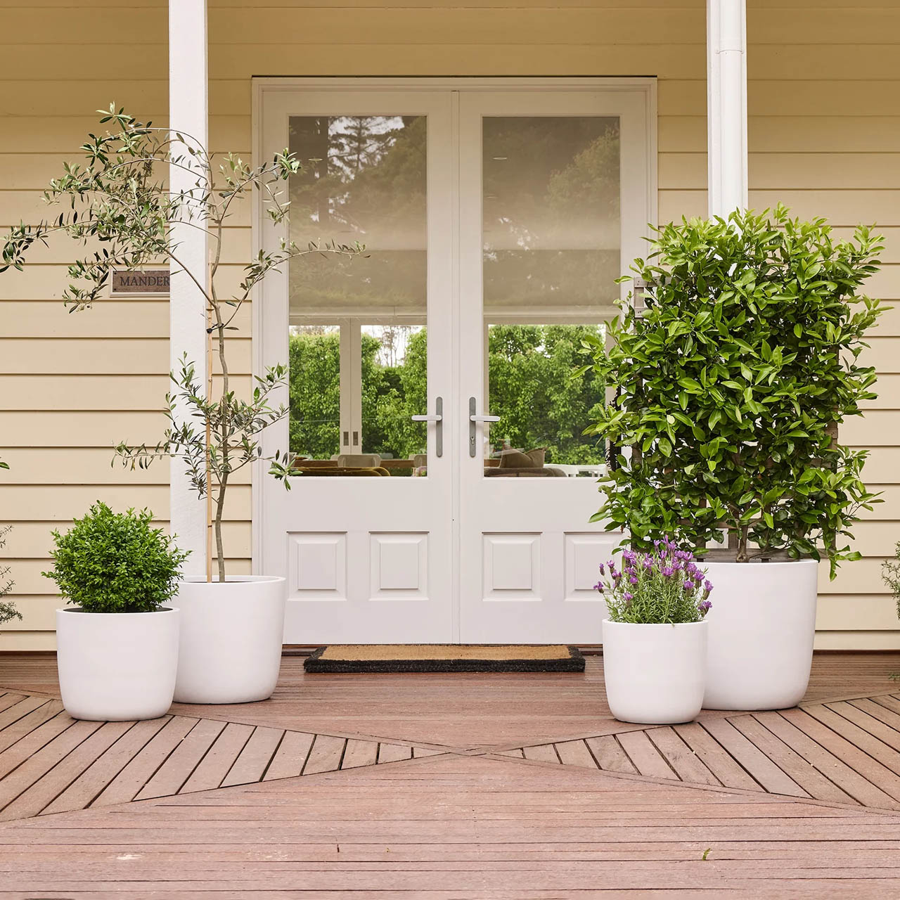 PRAGUE EGG SET PURE WHITE